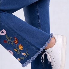 Women's Light-Wash Bohemian Flared Jeans with Floral Frayed